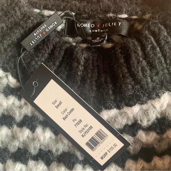 Romeo + Juliet Oversized Slouchy Knit Sweater - Picture 14 of 14